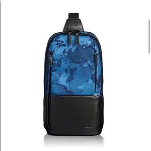Tumi Tahoe Marshall Sling Body Bag Brand New